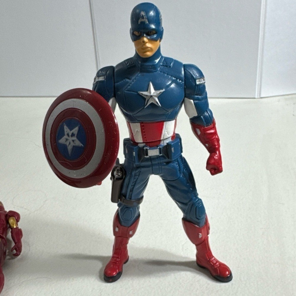 Marvel Captain America Action Figure with Shield Steve Rogers Avengers 6"